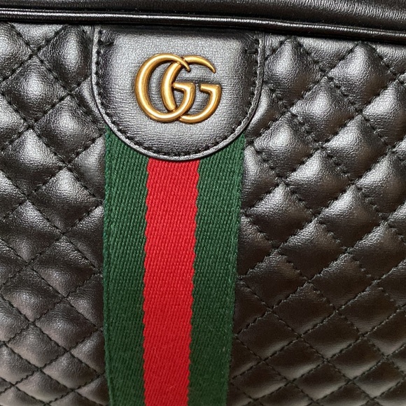 Gucci Trapuntata Quilted
Leather Camera Cross Body
| Size: 10"L × 2.5"W × 6.5"H - Picture 7 of 11